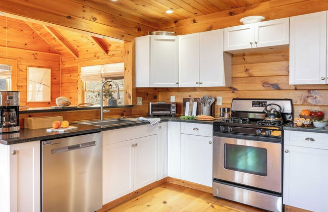 Secluded w/ Deck Views, Hot Tub, & Ping Pong Hudson in the Berks by Avantstay - Foto 17