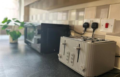 The Olive House - 4 Bedroom, Sleeps 8, Contractors Welcome - Foto 10