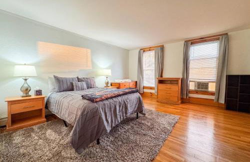 Manchester -Queen beds - Mins to MHT - W/D in Unit - Foto 19