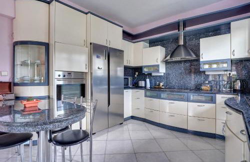 Chrysanthi Luxury Villa In Salakos, with Pool & Jacuzzi, Near Beach - Foto 47