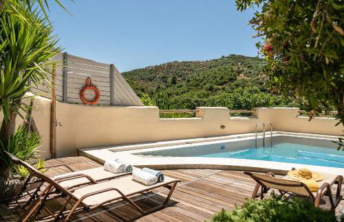 Verekinthos Villas - Pool, Hot Tub, BBQ, Kids Playground, Stunning Mountain Views - Photo 8