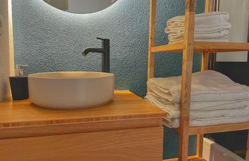 La Voulzie Appartement - Proche centre avec parking privé - Foto 15