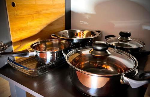 Stay by Home Deluxe Apartment WiFi-PS4-TV-Loft-Bath-Kitchen - Foto 29