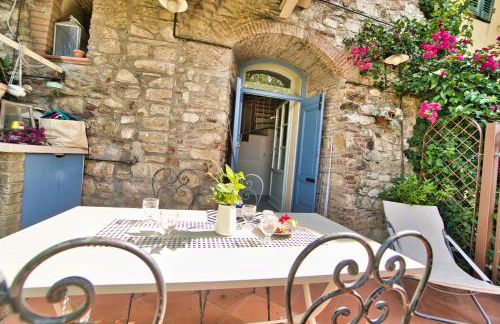 La casa nel castello e il giardino segreto - Photo 40