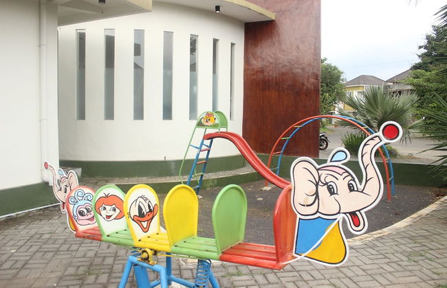 Sierra Villa Malang - Foto 12