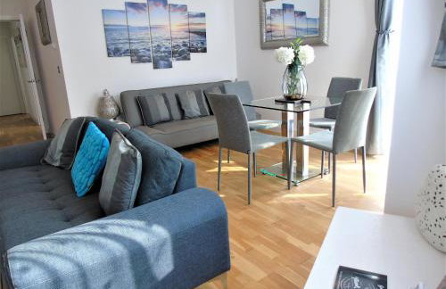 Seaview, Luxury apartment, 2 min walk to Porth Beach - Foto 27