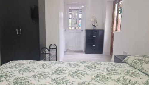 Studio Flat on Straight Road, Harold Hill, - Foto 3