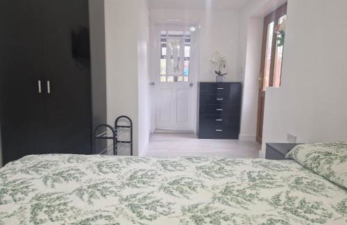 Studio Flat on Straight Road, Harold Hill, - Foto 3