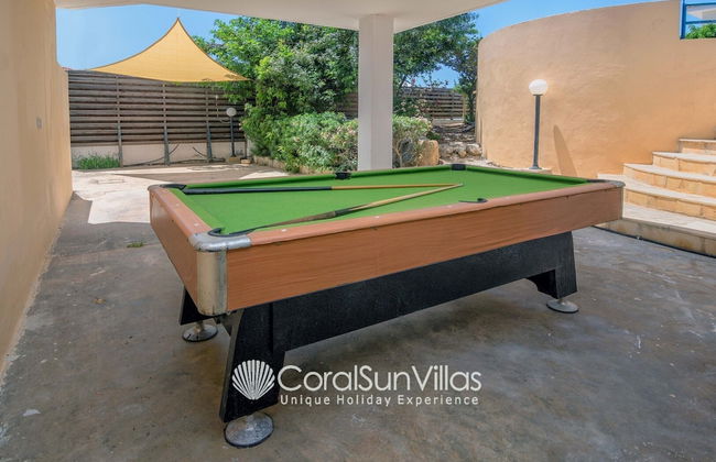 Large Pool & Garden, Billiard, Peaceful Area, Near to the Sea, Coral Bay Paphos - Foto 58