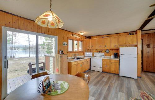 Lakefront Cabin with Private Dock and Beach! - Foto 10