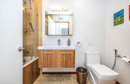 Luxury 3BR with Cabana Oasis Pool & Style - Foto 41