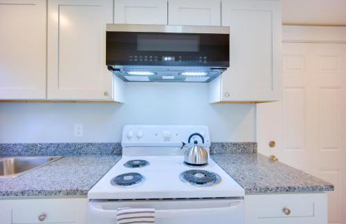 Lake-View Spofford Apartment with Shared Dock! - Foto 11