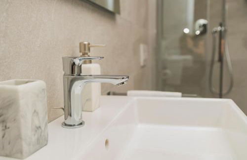 The Rabbit Hole - Photo 18