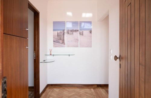 KING SIZE Bed with Air Conditioning near the BEACH & FREE Street Parking - Foto 10