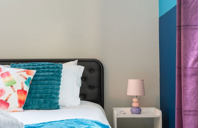 Upstay - East Austin Home w Yard Games Fire Pit - Photo 18