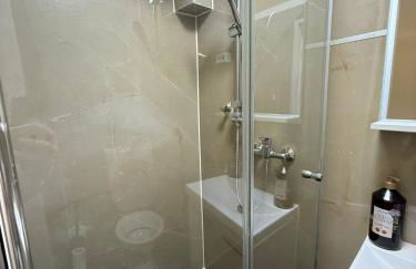 Apartment 2 Zimmer Küche Bad TV Garten WLAN - Foto 9