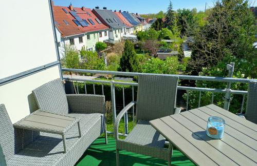 D-Quadrat FeWo "Doni" für Familien, Geschäftsreisende und Urlauber, mit 3 Zimmern, Tageslichtbad, Südbalkon und Kingsize-Betten, für bis max 6 Erwachsene und 2 Kleinkinder - Foto 15