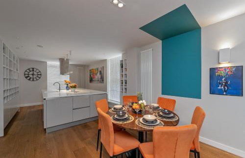 MK CITY CENTRE, THE DIAMOND SUITE, FREE Parking Space, PREMIUM SPACIOUS Apartment with FOOSBALL TABLE - Foto 35