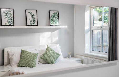 Walton Hidden Home with Free Parking - Pass the Keys - Foto 2