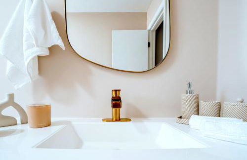 Waterfront Villa with Beach, Pool, Cinema, Game Room and Tiki - Foto 18