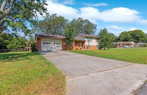 The Retro Pad - Large Yard and Foosball Table - Photo 32