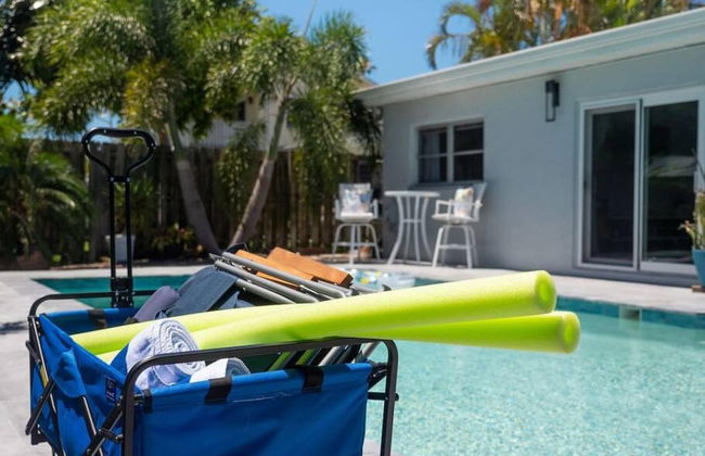 Steps to Beach Heated Pool - Foto 31