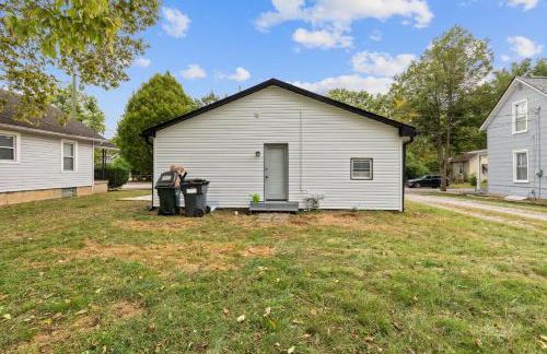 Elm Two Bedroom House in Historic Loveland - Photo 11