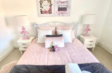 Grade II Listed Farmhouse, Pool, Hot Tub, Games Room, Celebration Hall, Car Park, 10ppl, 45 min from Central London - Foto 72