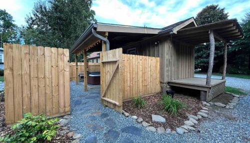 Blissful Nook Tiny Home, Cozy Retreat, Hot Tub, Close to Town, Deep Creek, & Entrance to National Park - Foto 4