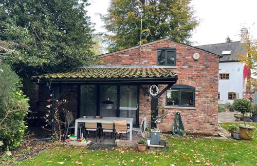 Private Luxury Open-Plan Barn Conversion - Photo 17