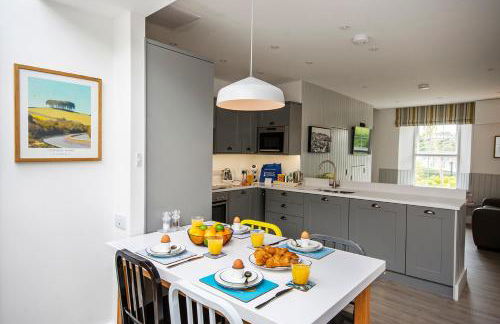 Seafarers - Coastguard Cottage with sea views, garden and parking - Foto 8