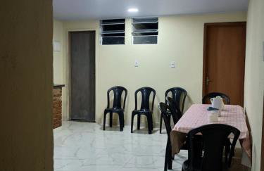 Casa quatro com cozinha americana e quintal compartilhado - Foto 7