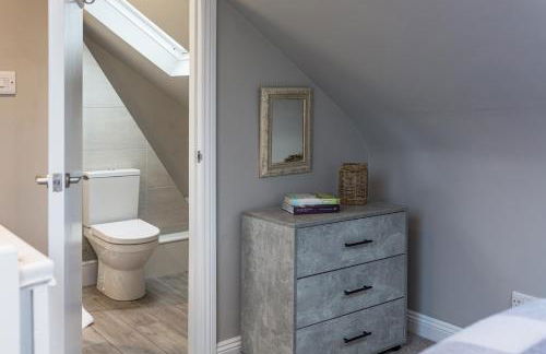 Comfortable 5-Bedroom House in Cheltenham - Foto 44