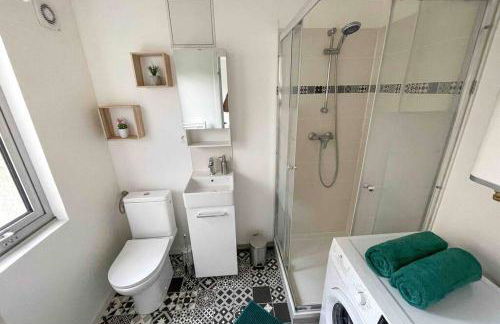 SPA - 4 Pers - NETFLIX - Gare - Parking - Photo 32