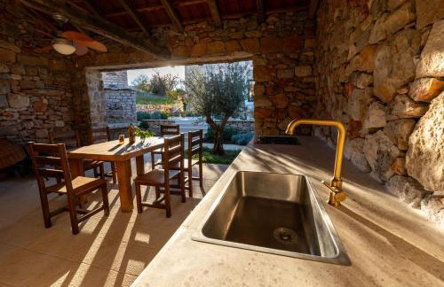Villa Šjora - ''Autentic Dalmatian Stone Villa with Private Garden & BBQ'' - Foto 12