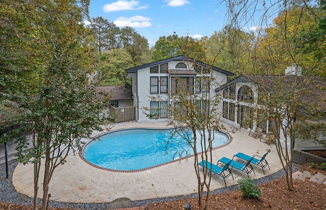 Luxury 7BR Buckhead Oasis w Pool Gameroom Firepit - Foto 4