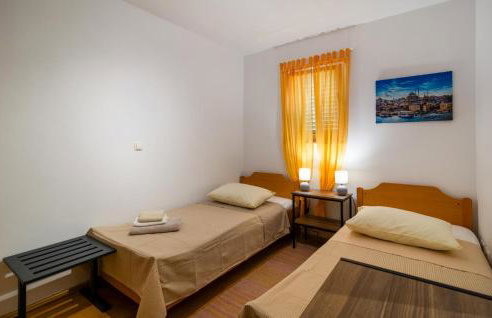 2 Bedroom Amazing Apartment In Split - Foto 10