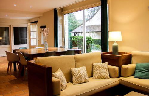 Gîte haut de gamme près de l'Abbaye de Noirlac - Séjour tout confort avec jardin et terrasses - FR-1-586-13 - Foto 5