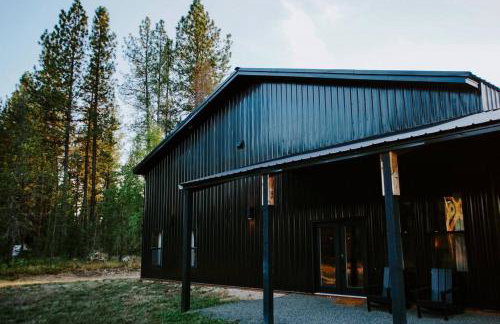 Luxe Nordic Barndominium Retreat at Black Pine - Foto 43