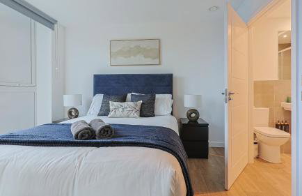 2-Bedroom Modern apt with Gym, roof terrace, Free Parking and 3 min walk to train st - Foto 13