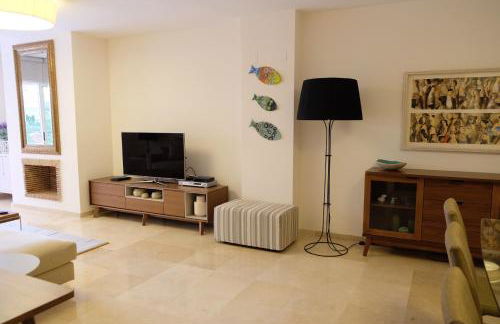 luxury modern apartment with terrace, pool and garage! - Photo 7