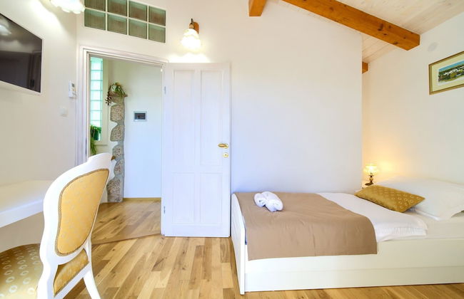 Tranquil Getaway Polje Villa With Pool - Foto 6