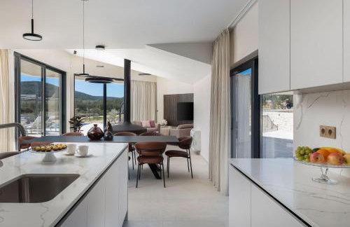 Luxury Villa Dolac near Split, airport, complete privacy, infinity heated pool - Photo 30