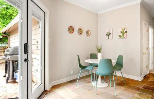 Walk to Zilker Barton Springs 5BR 3BA Villa Sleeps 14 - Foto 3