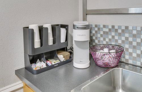 2 Mi to Dtwn Forest Grove Quiet Studio with Yard - Foto 6