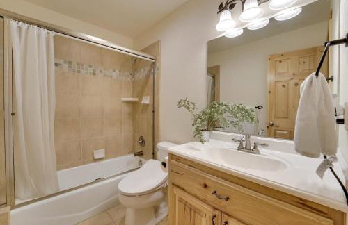 Near Donner Lake and Skiing Soda Springs Cabin! - Foto 19