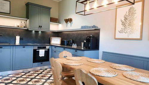 Forestry Chic Flat With Lake And Forest View - Photo 2