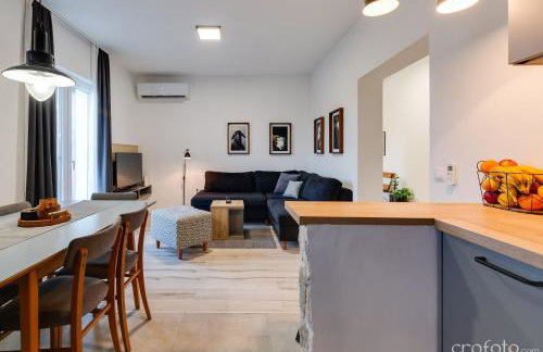 Grandfather's House - Photo 10