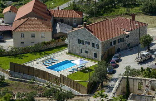 Villa Pave - Six-Bedroom Villa with Terrace and Swimming Pool - Foto 36
