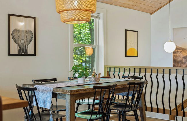 Lake Daze by Avantstay Lakefront w/ Modern Interior, Enclosed Porch & Hot Tub - Foto 10